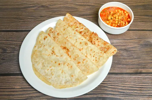 4 Paratha With Chicken Keema Ghungni Combo