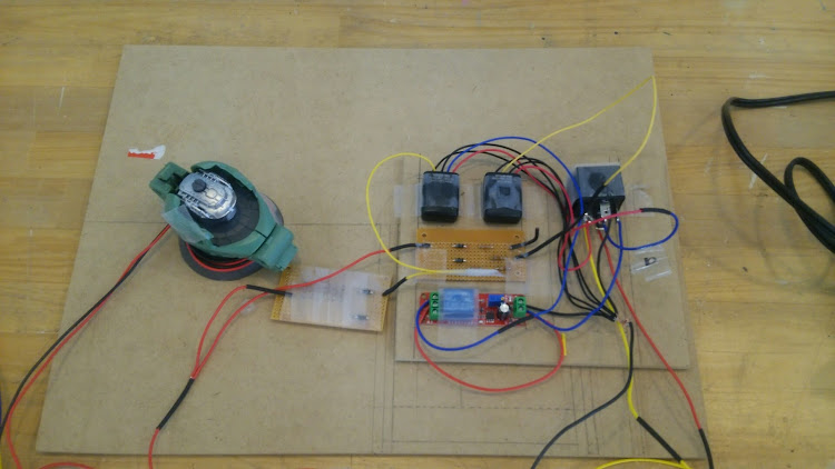 アクセラのDIY・セキュリティーランプに関するカスタム事例の投稿画像1枚目