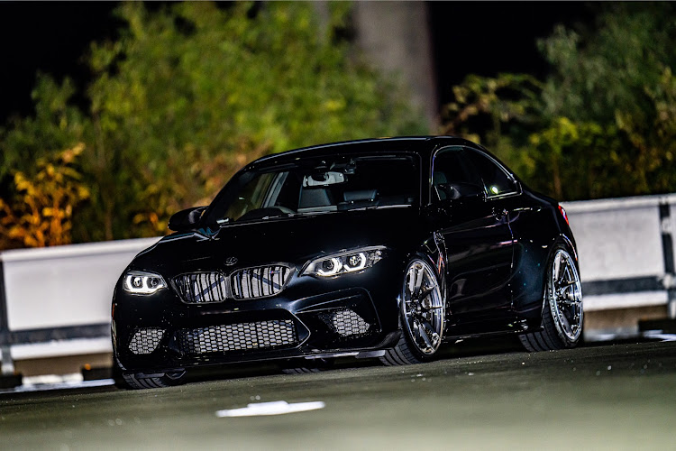 M2 クーペの秋の交通安全週間・sel400f28gm・夜撮影練習📸・ドMな集まり・ステーキ重🥩に関するカスタム事例の投稿画像1枚目