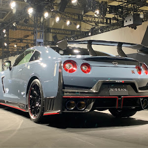 NISSAN GT-R