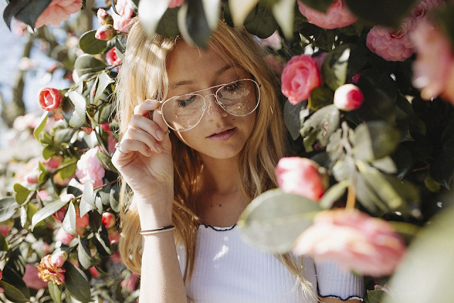 girl wearing glasses