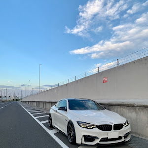 M4 クーペ F82