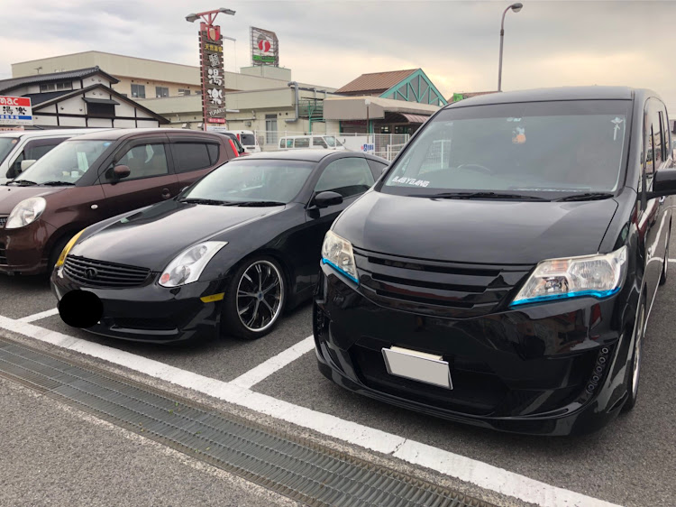 セレナの夜勤明け…ダァー！・今日も夜勤・車高詐欺ですけど・エムズガレージ・レッドメモリーに関するカスタム事例の投稿画像1枚目