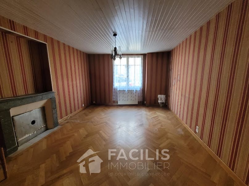 Vente maison 6 pièces 123 m² à Villebois-Lavalette (16320), 69 000 €