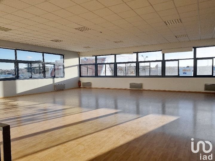 Vente locaux professionnels  310 m² à Orgeval (78630), 790 000 €