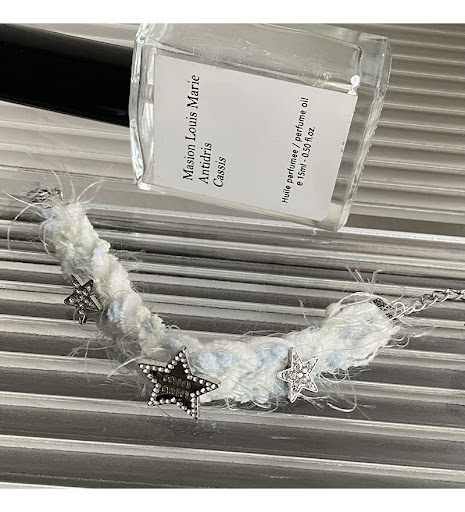 Title 28, XINGX Bow Love Button Stitching Bracelet, an en...