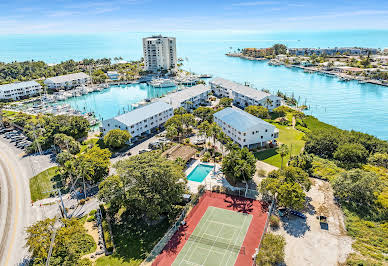 Apartment with pool 2