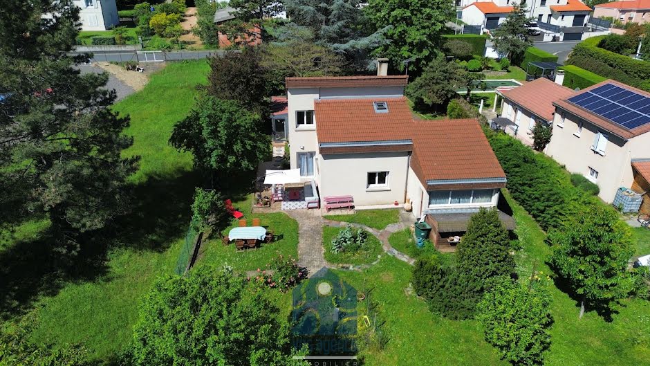 Vente maison 6 pièces 145 m² à Pérignat-lès-Sarliève (63170), 429 500 €