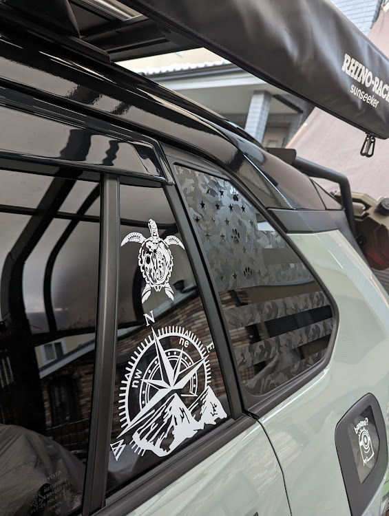RAV4のRAV4・ＤＩＹ作業・rav4adventure・ステッカー交換に関するカスタム事例の投稿画像2枚目