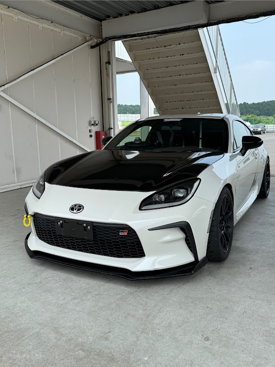 GR86の７月もよろしくお願いいたします・袖森サーキット・事故から復活・FRPボンネットに関するカスタム事例の投稿画像1枚目