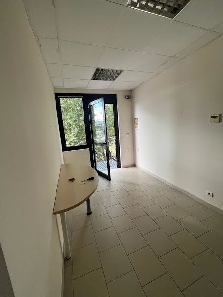 Location  locaux professionnels 5 pièces 90 m² à Peyrolles-en-Provence (13860), 900 €