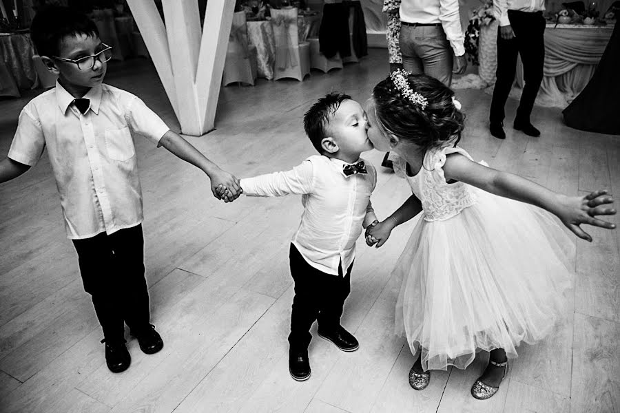 Fotógrafo de casamento Sabina Mladin (sabina). Foto de 11 de junho 2020