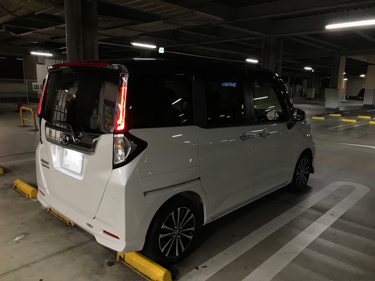 ルーミーのルーミーカスタム・夜・ライト・駐車場・グリルに関するカスタム事例の投稿画像3枚目
