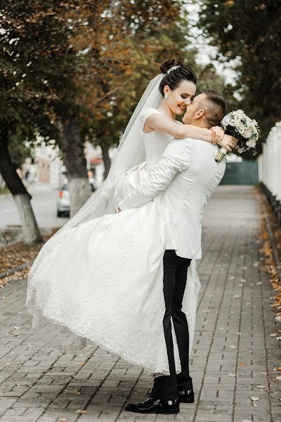 Fotógrafo de casamento Dmitro Volodkov (volodkov). Foto de 21 de março 2019