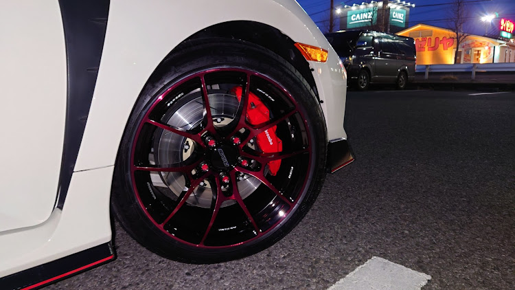 シビックタイプRのG025・FK8・18インチ・鍛造ホイールに関するカスタム事例の投稿画像1枚目