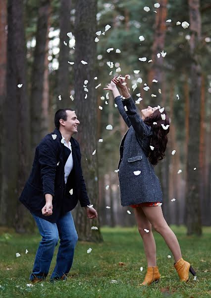 Bröllopsfotograf Yuliya Burdakova (juliburdakova). Foto av 26 maj 2014