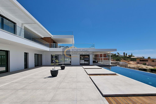 House 3