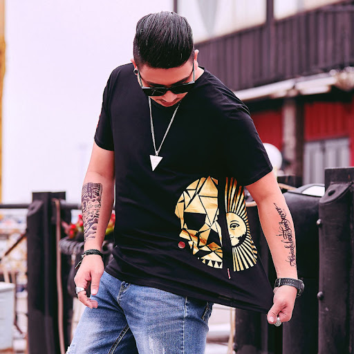 Title 9, Mens hot stamped head size loose short sleeve ...