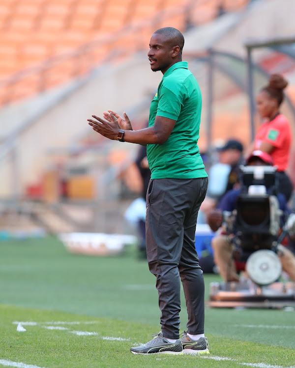 JOHANNESBURG, SOUTH AFRICA - OCTOBER 24: Rhulani Mokwena, coach of Mamelodi Sundowns during the DStv Premiership match between Kaizer Chiefs and Mamelodi Sundowns at FNB Stadium on October 24, 2020 in Johannesburg, South Africa. (Photo by Muzi Ntombela/Backpagepix/Gallo Images)