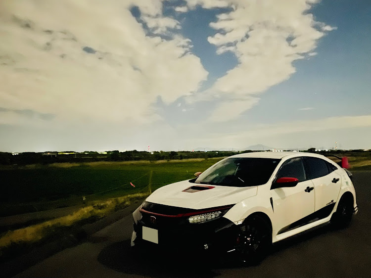 エッセのシビックタイプR FK8・プチオフ会・バッタリ〜は突然に・トラクター・アリス米への道に関するカスタム事例の投稿画像10枚目