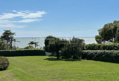 Maison en bord de mer avec terrasse 1