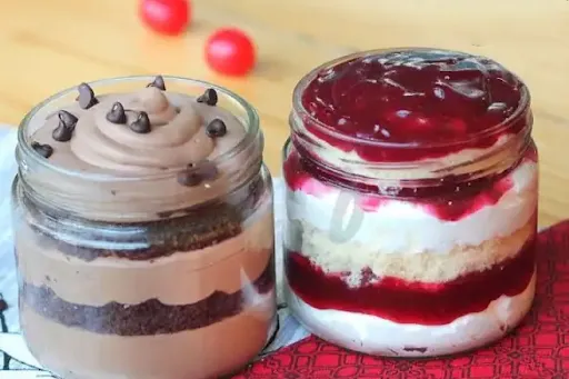 Strawberry And Chocolate Choco Chip Cake In Jar [2 Piece]