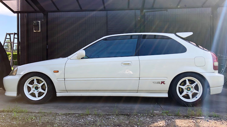 シビックタイプRのホイール交換・シビックタイプR・P1レーシング・buddyclub・POTENZA RE-71RSに関するカスタム事例の投稿画像1枚目