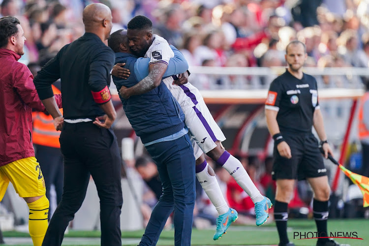 Anderlecht vernedert Antwerp op de Bosuil, met een hattrick van Amuzu als orgelpunt