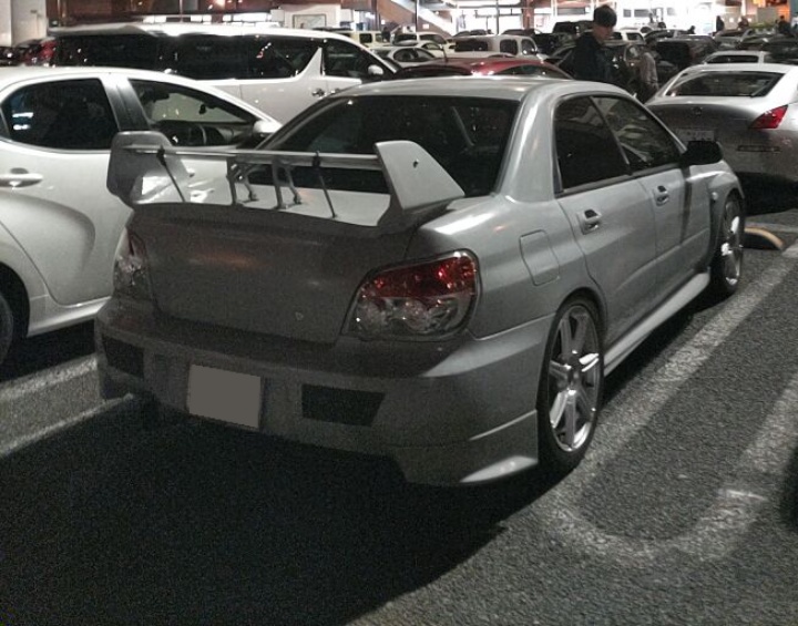 インプレッサ WRX STIの1人でトランク交換に関するカスタム事例の投稿画像2枚目