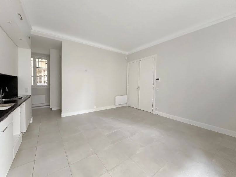 Location  appartement 1 pièce 35.8 m² à Neuilly-sur-Seine (92200), 1 096 €