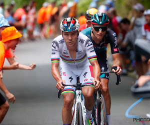 🎥 Deze keer niet met een solo: Remco Evenepoel sprint naar derde zege in de Clasica San Sebastian