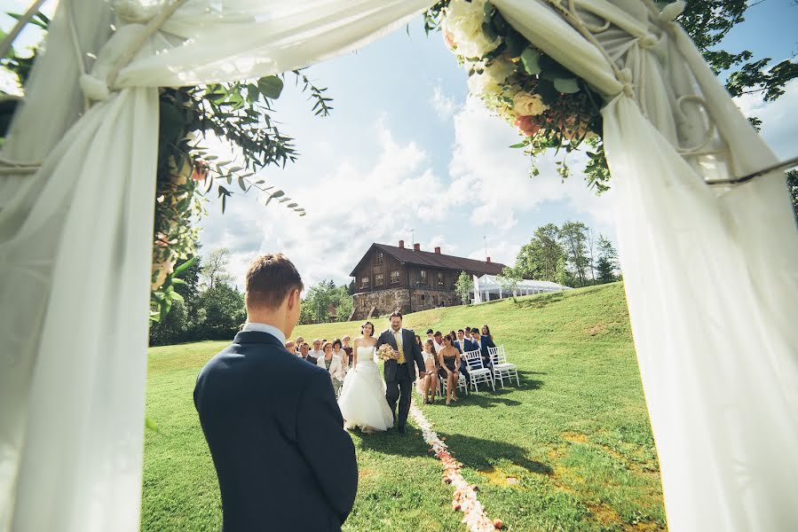 Hochzeitsfotograf Vyacheslav Luchnenkov (lucnenkov). Foto vom 13. Juni 2015