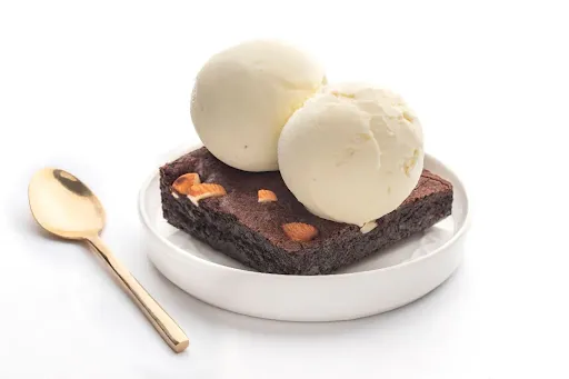 Brownie W/ Ice Cream