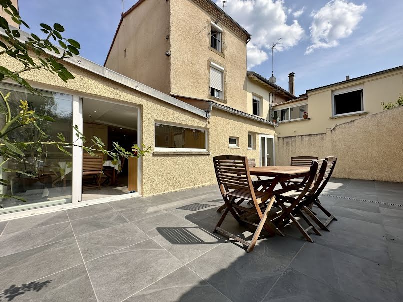 Vente maison 7 pièces 165 m² à Issoire (63500), 235 000 €