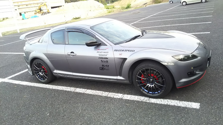 RX-8のカーボンシート貼り付け・剥がれた・過去の作業・レッドメモリー・時間が欲しいに関するカスタム事例の投稿画像1枚目