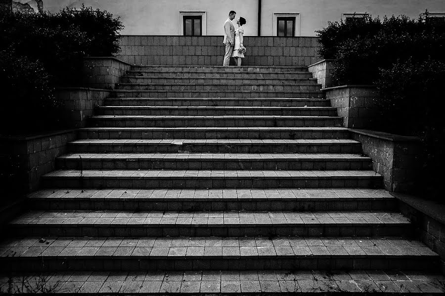 Fotografo di matrimoni Mihai Ruja (mrvisuals). Foto del 23 agosto 2017