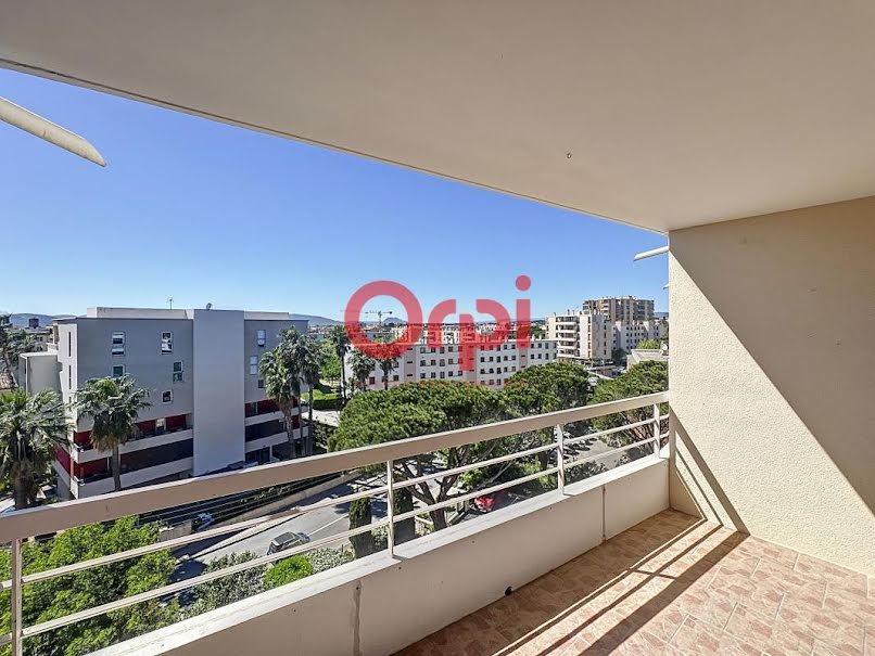 Location  appartement 4 pièces 81 m² à Saint-raphael (83700), 1 400 €