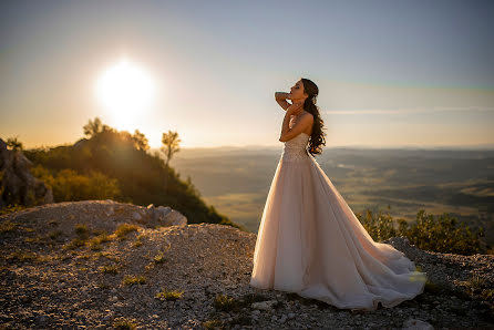 Fotógrafo de casamento Eszter Kelemen (esztellwedding). Foto de 31 de julho 2023