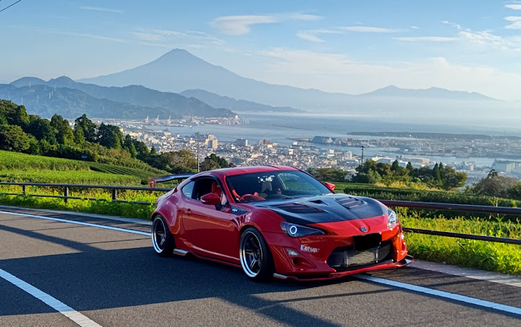 86のEat up⤴・ロケットバニー86・やっぱりお尻は大事・ハチビー愛好会に関するカスタム事例の投稿画像1枚目