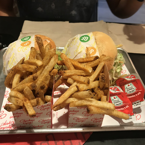 Gluten free sandwiches with fries