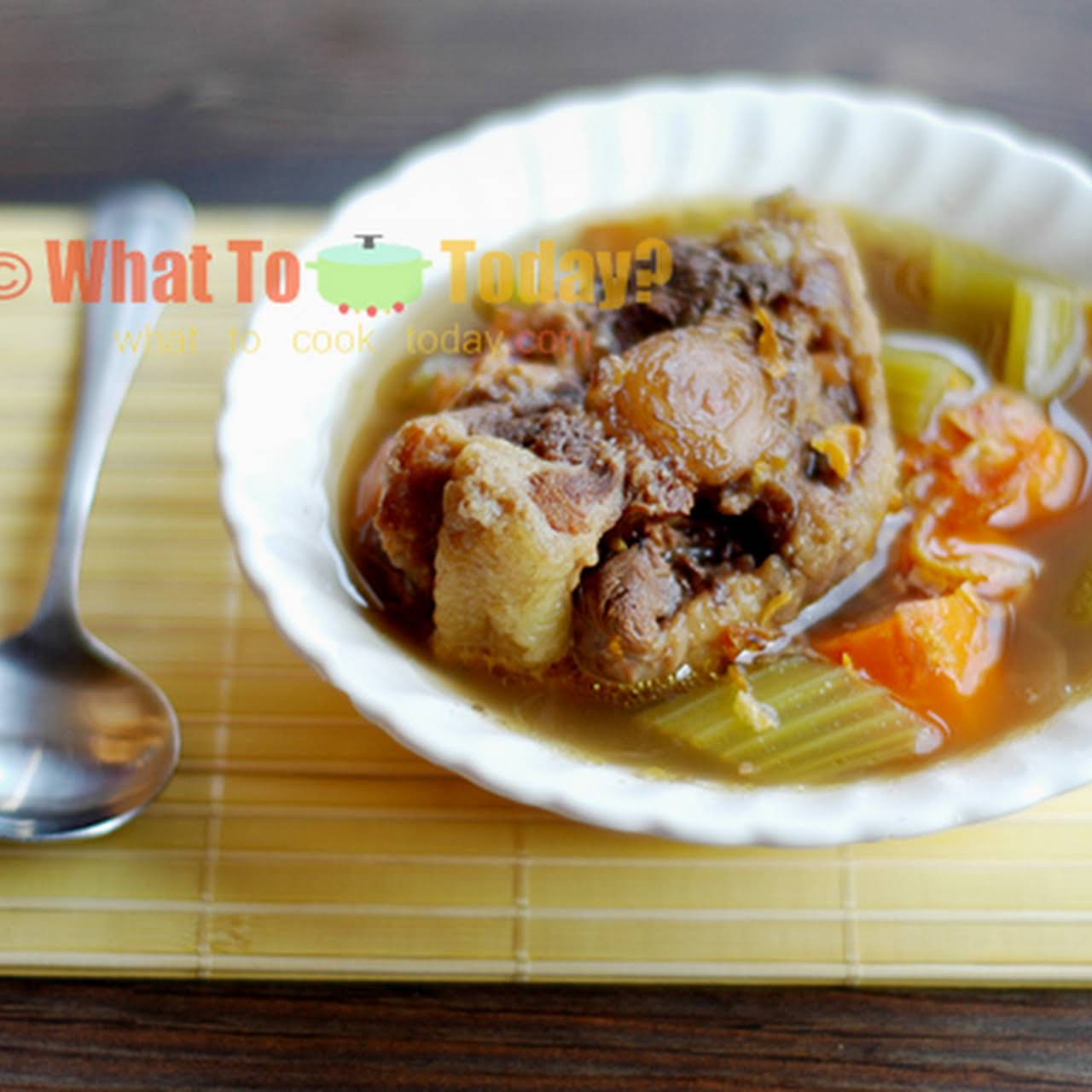 JAVANESE OXTAIL SOUP / SOP BUNTUT