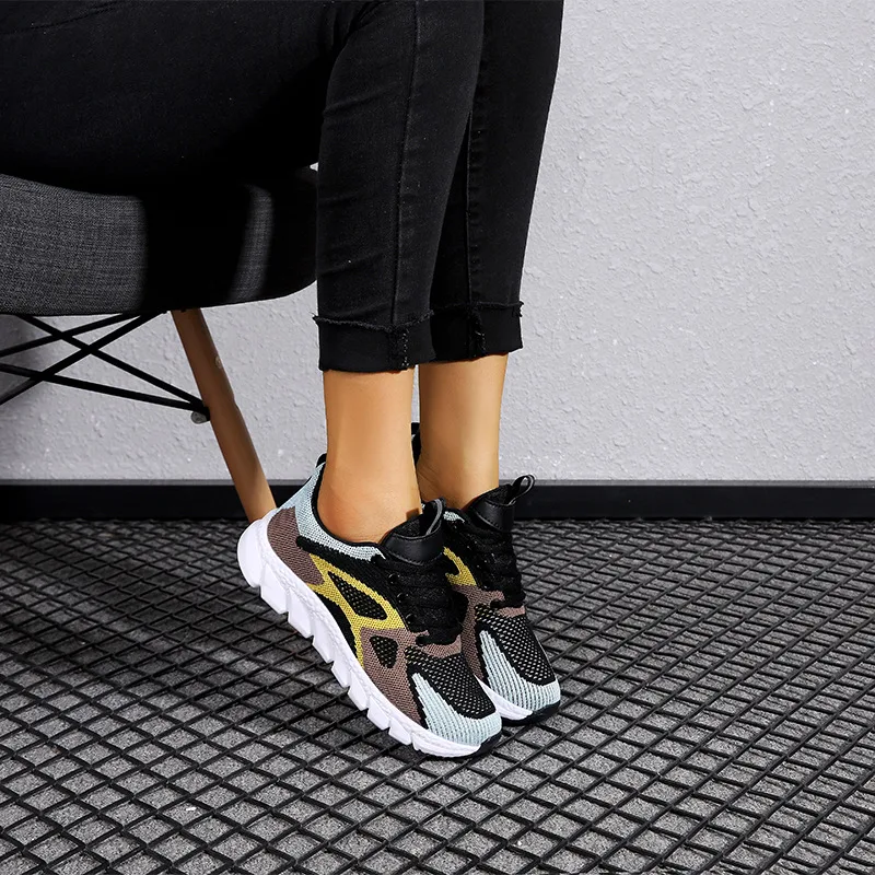 Damen Fashion Sneaker bequem und atmungsaktiv. Erlebe optimalen Komfort und Luftigkeit. Perfekt für den Alltag und trendige Outfits.