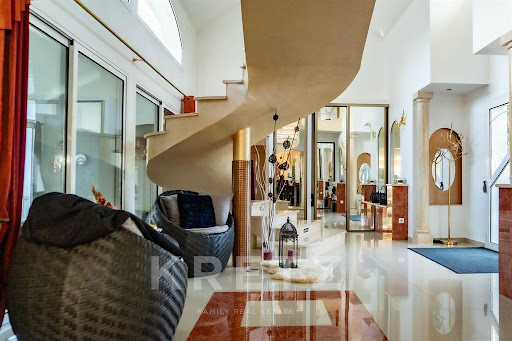 House 4