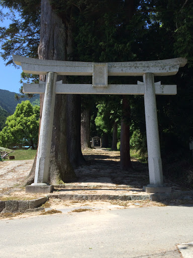 八幡神社鳥居