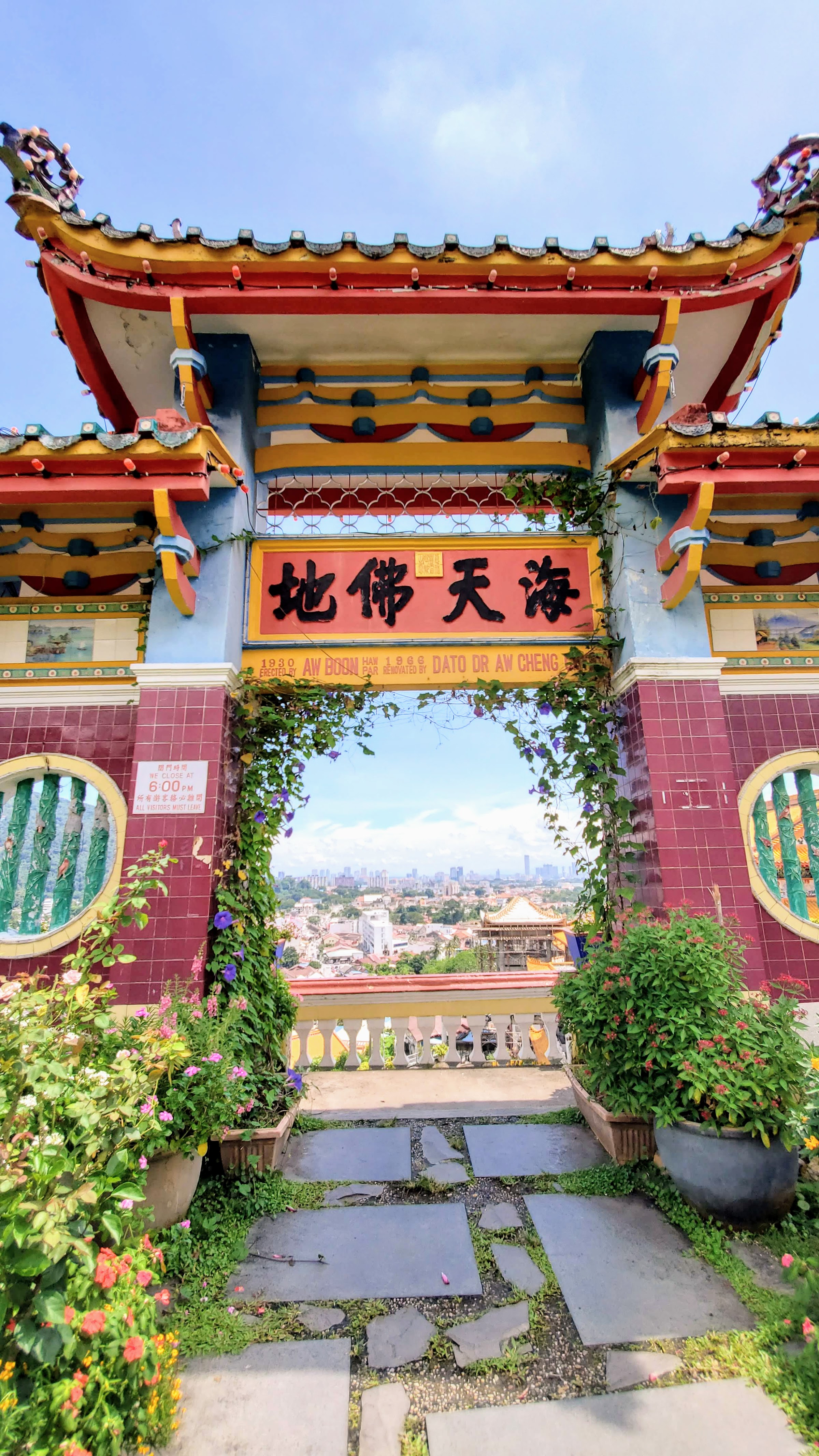 Visiting Kek Lok Si: What makes it unique is that among its millions of Buddhas it shows the blending of cultures that is so representative of Malaysia by including many stylistic representations of Buddha.