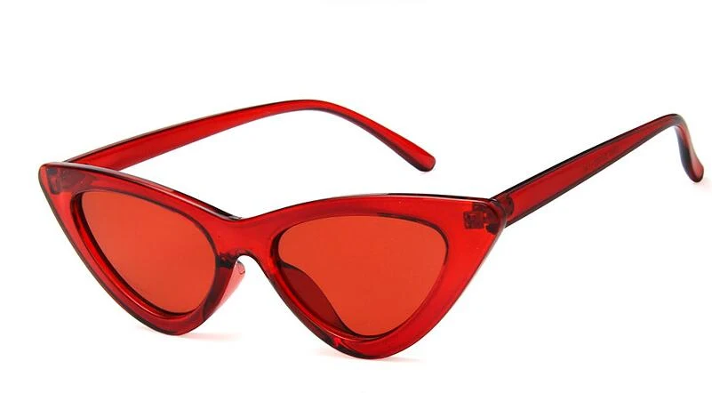 Versione coreana degli occhiali da sole retrò Harajuku cat eye triangolo femminile hip hop europeo e americano rosso cantato
