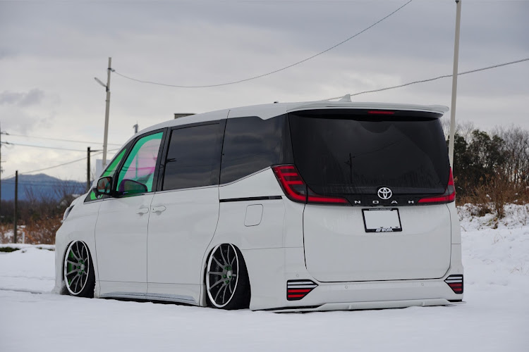 ノアの90ノア・90ヴォクシー・エアサスのある生活・ツラウチ・除雪車に関するカスタム事例の投稿画像1枚目