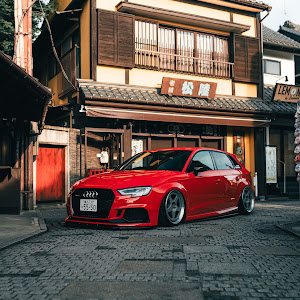 RS3 スポーツバック 8VDAZF