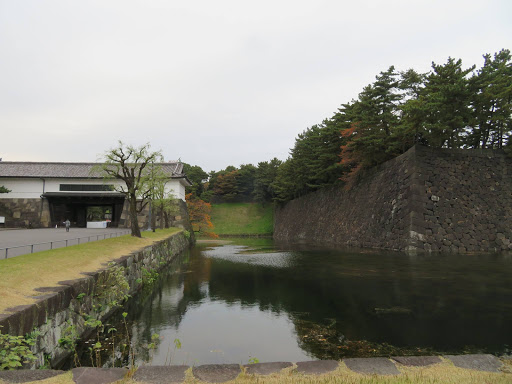 Wandering around the Imperial Palace & elsewhere Tokyo Japan 2017