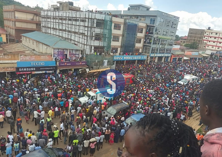 Migori residents gather to witness an accident that involved four vehicles on May 10, 2023.